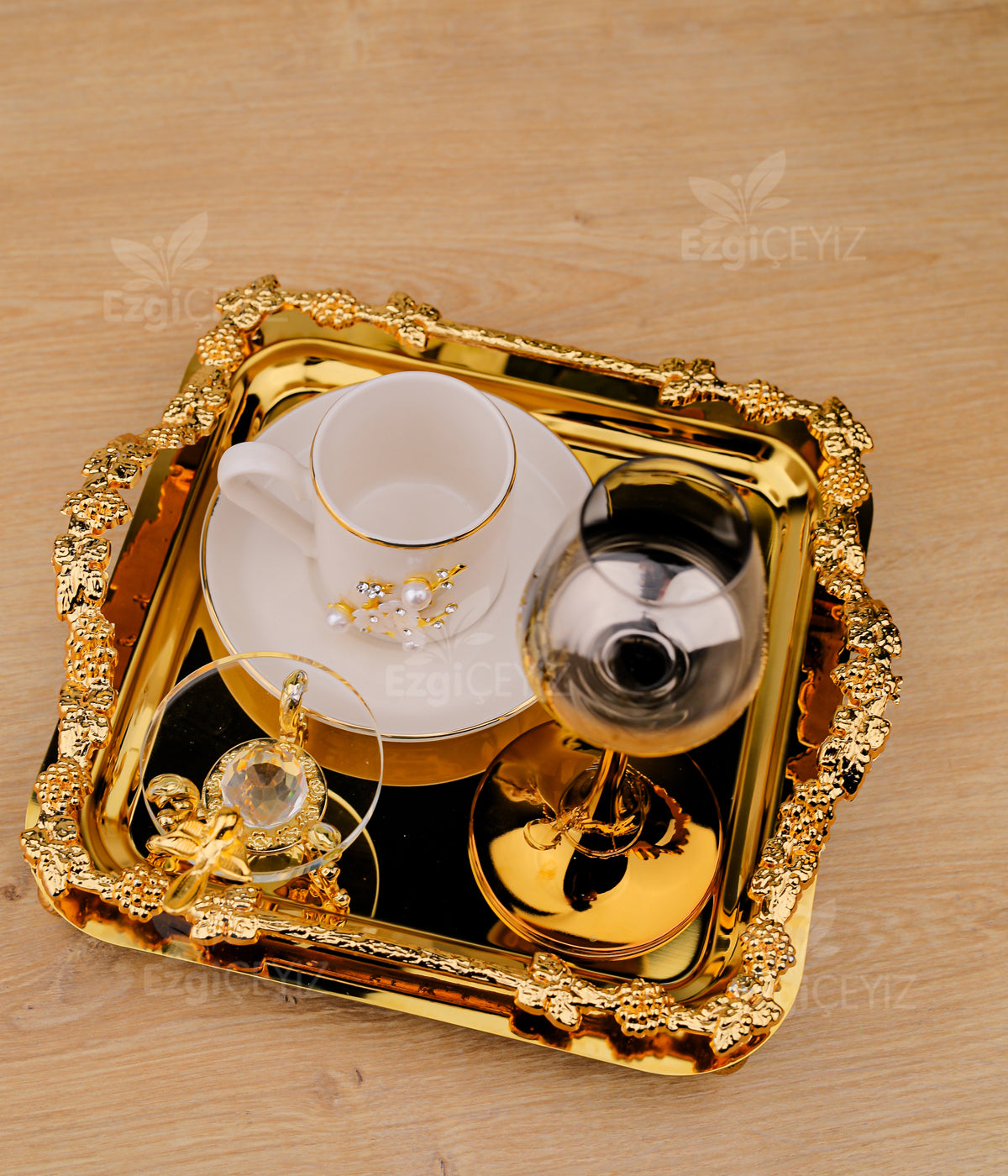 Lüks Gold Gül Detaylı Kare Sunum Tepsisi