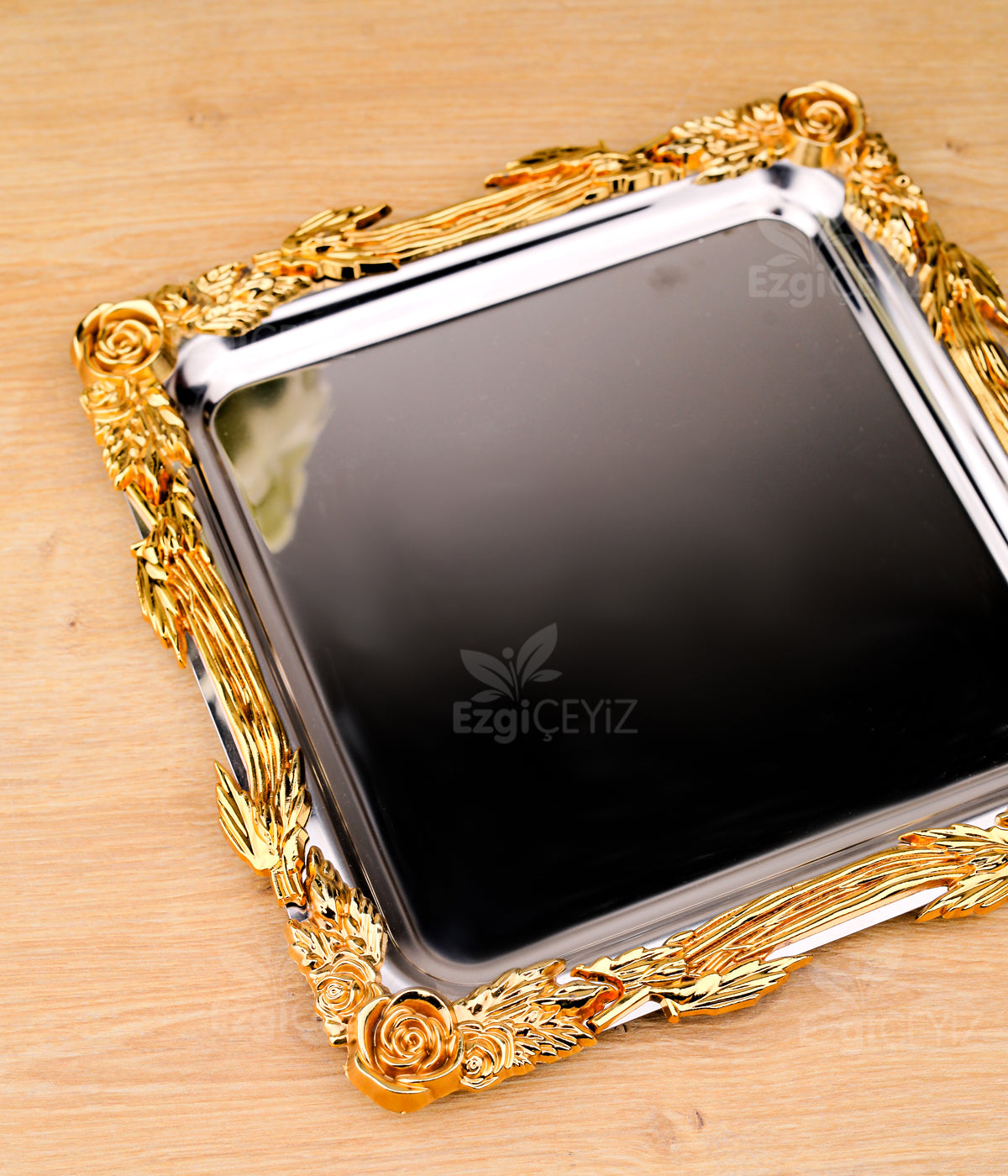 Gül Figürlü Gold Döküm Kenarlı Paslanmaz Çelik Kare Sunum Tepsisi