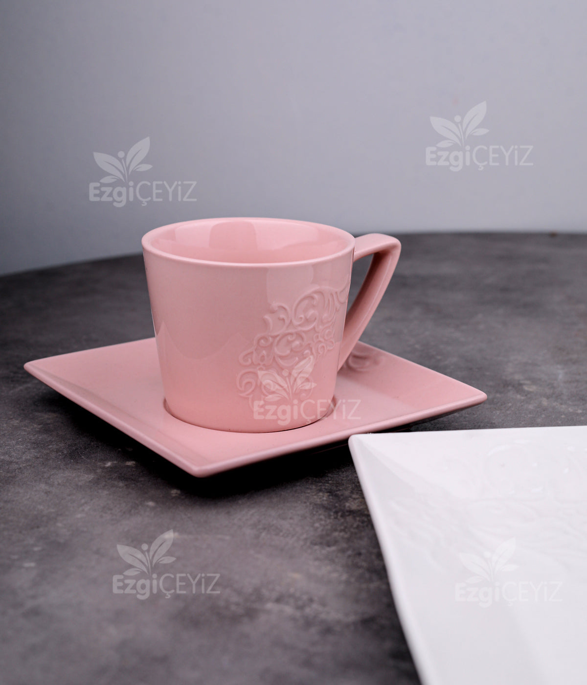 Karaca Forever Bone Trend Emboss Porselen 6 Kişilik 32 Parça Kahvaltı Takımı Pink
