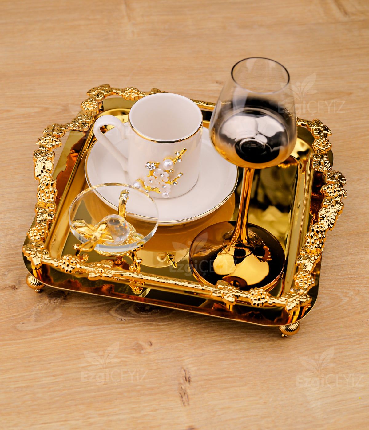 Lüks Gold Gül Detaylı Kare Sunum Tepsisi