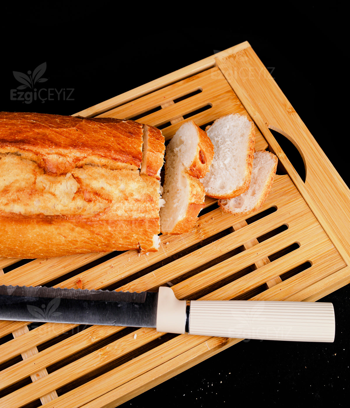 Bambu Izgaralı Hazneli Ahşap Ekmek Kesme Tahtası  Sunum ve Çay Tepsisi