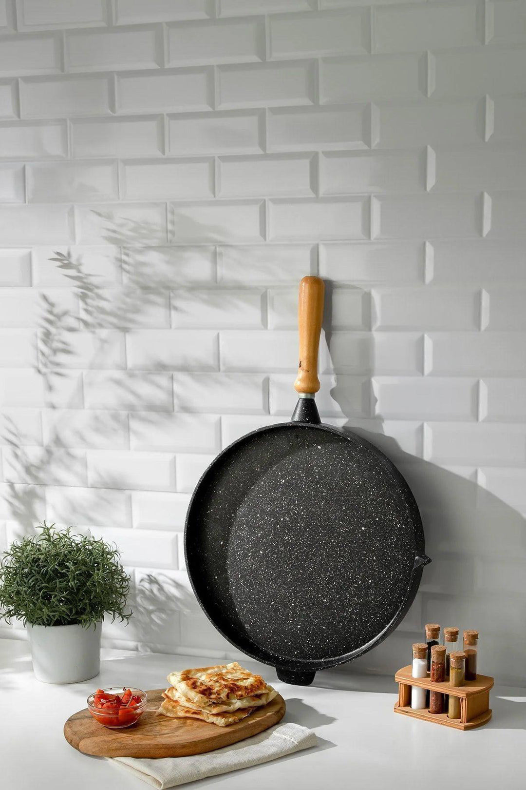 Nehir marka 36 cm granit döküm gözleme tavası